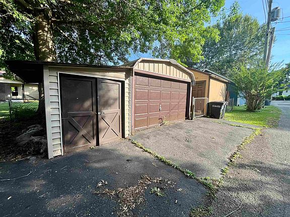 4th image of 709 12th St