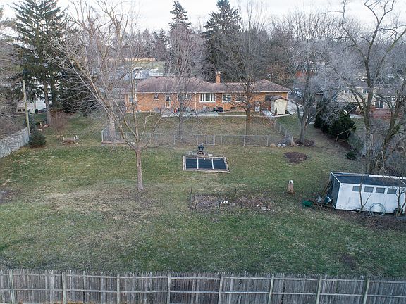 3rd image of 424 S Wilmette Ave