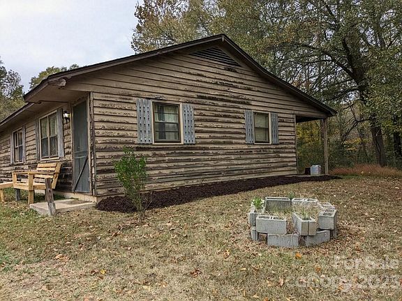 2nd image of 1965 Cabin Ln