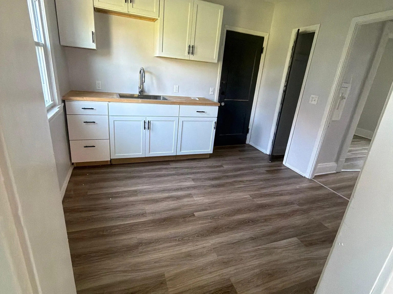 2 bed, $1,000 — Photo 1