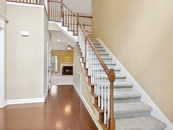 3rd image of 2728 Avington Ct
