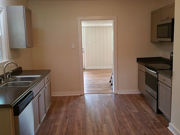 4th image of 158 Park Dr
