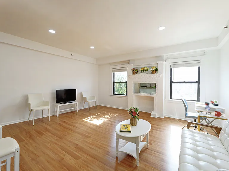 22 Engle St #17 — Photo 17