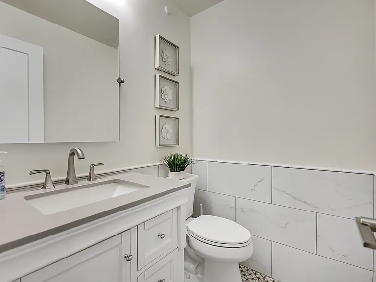 44 W Broadway #704 — Photo 11