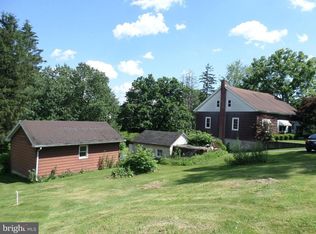 250 White Oak Ln, Leesport, PA 19533