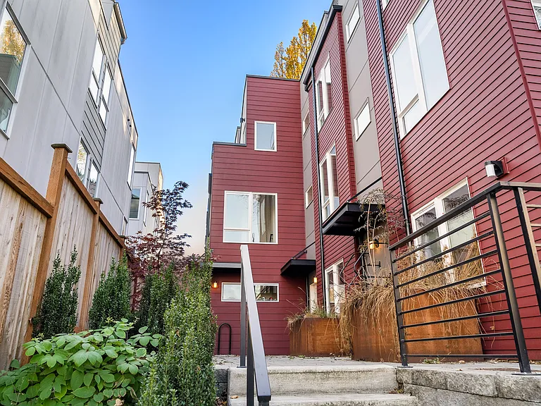 2023 S Washington St #B — Photo 3