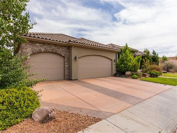 3rd image of 1211 W Sunrise Cir