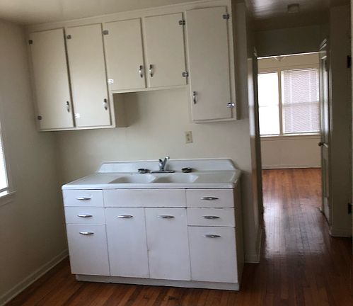 2nd image of 121 W 2nd St #10868175