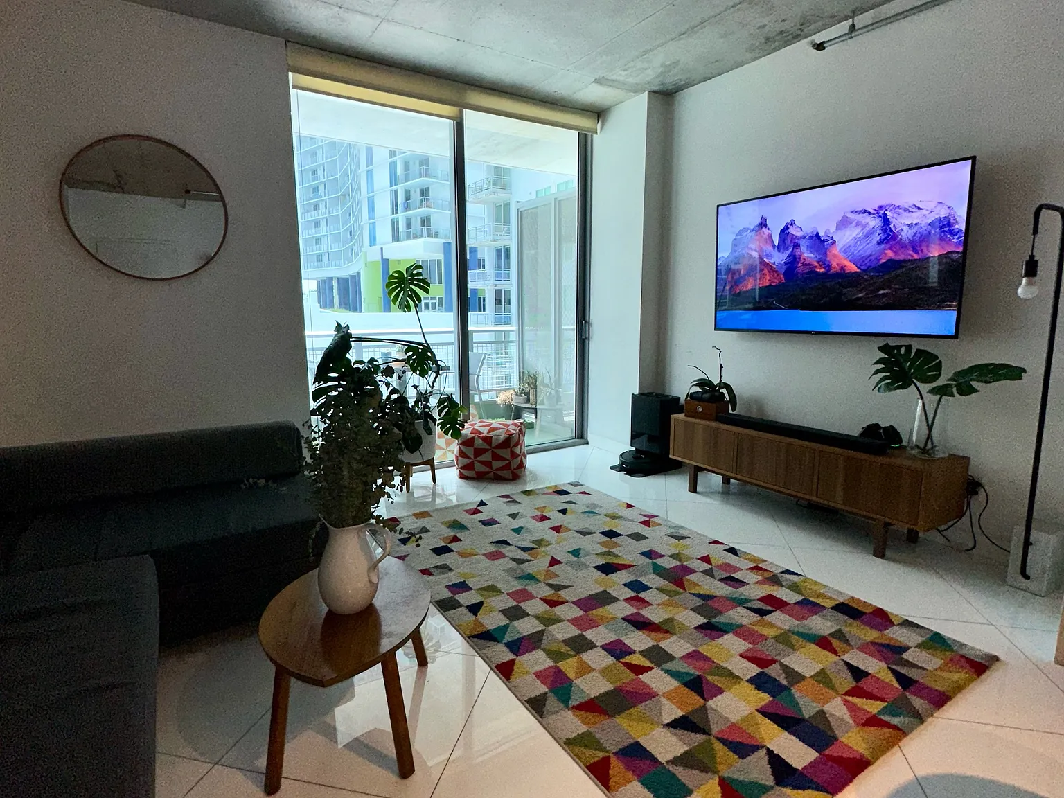 690 SW 1st Ct — Photo 3