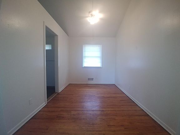 3rd image of 5639 Indiana Ave