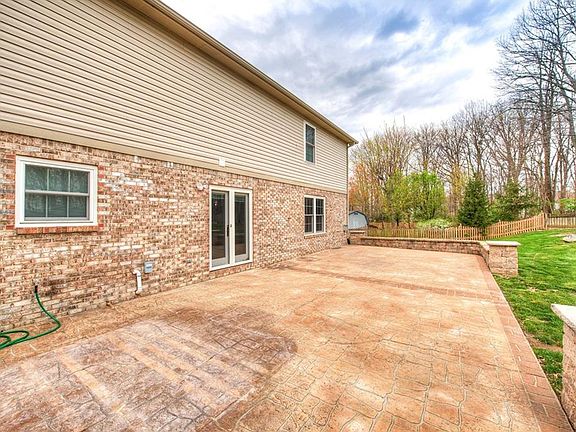 3rd image of 7220 Tresa Cir