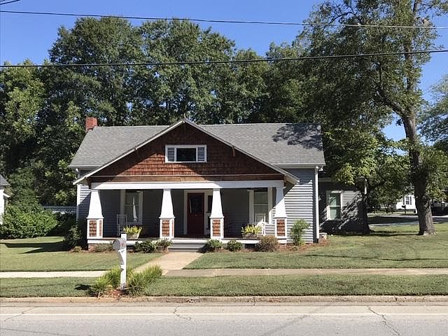 Craftsman w shakes & corbels