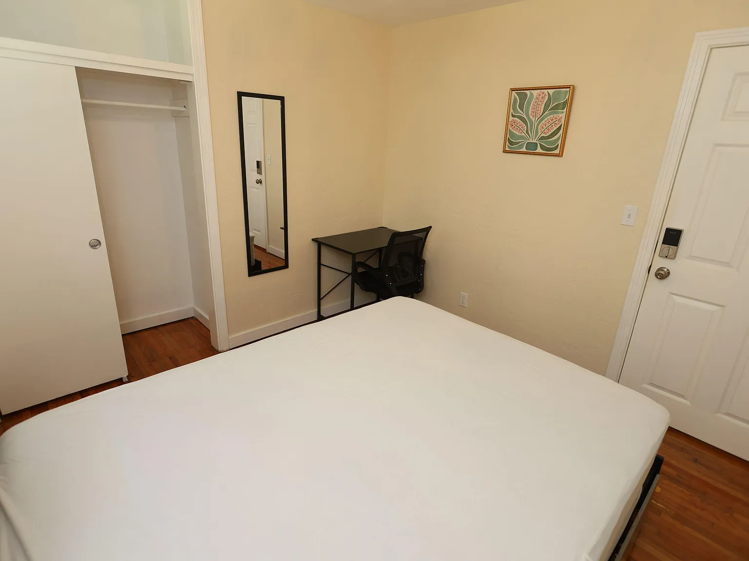 4 bed, 2.0 bath, 1970 sqft, $866 — Photo 2