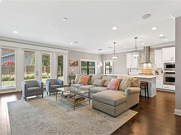 2nd image of 3604 W San Juan St