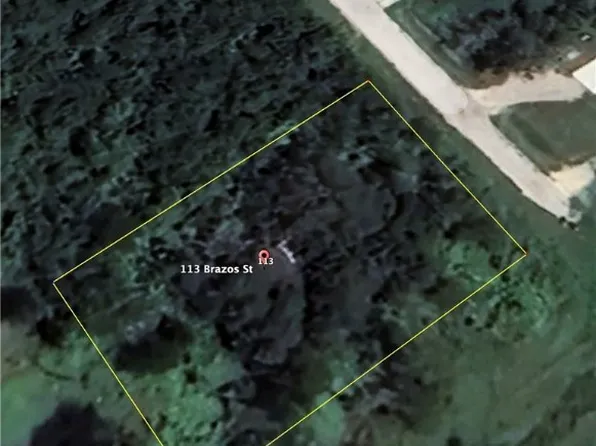 113 S Brazos Ave, Bloomington, TX 77951