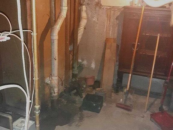 4th image of 15 Lucille Dr