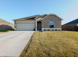 1221 Brazil St, Azle, TX 76020