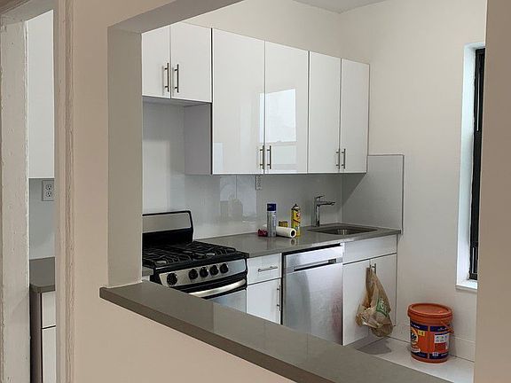 5th image of 3120 32nd St APT 3C