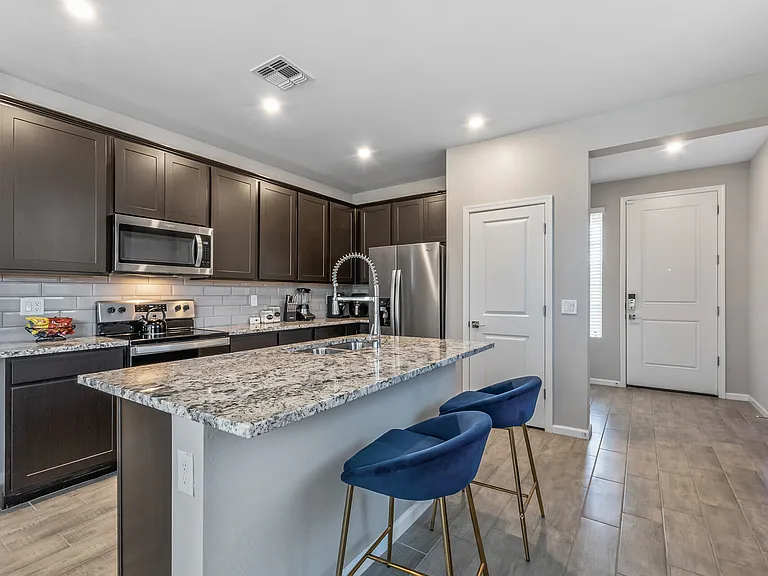 17352 W Paraiso Ln — Photo 24