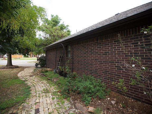 5th image of 2509 Weymouth Pl