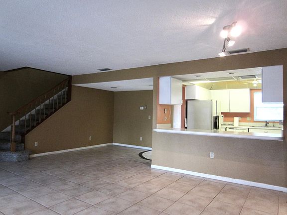 4th image of 1630 Palmer Ct
