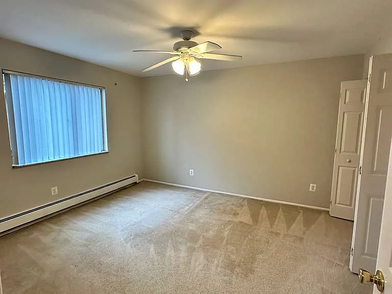 1890 Axtell Dr #5 — Photo 10