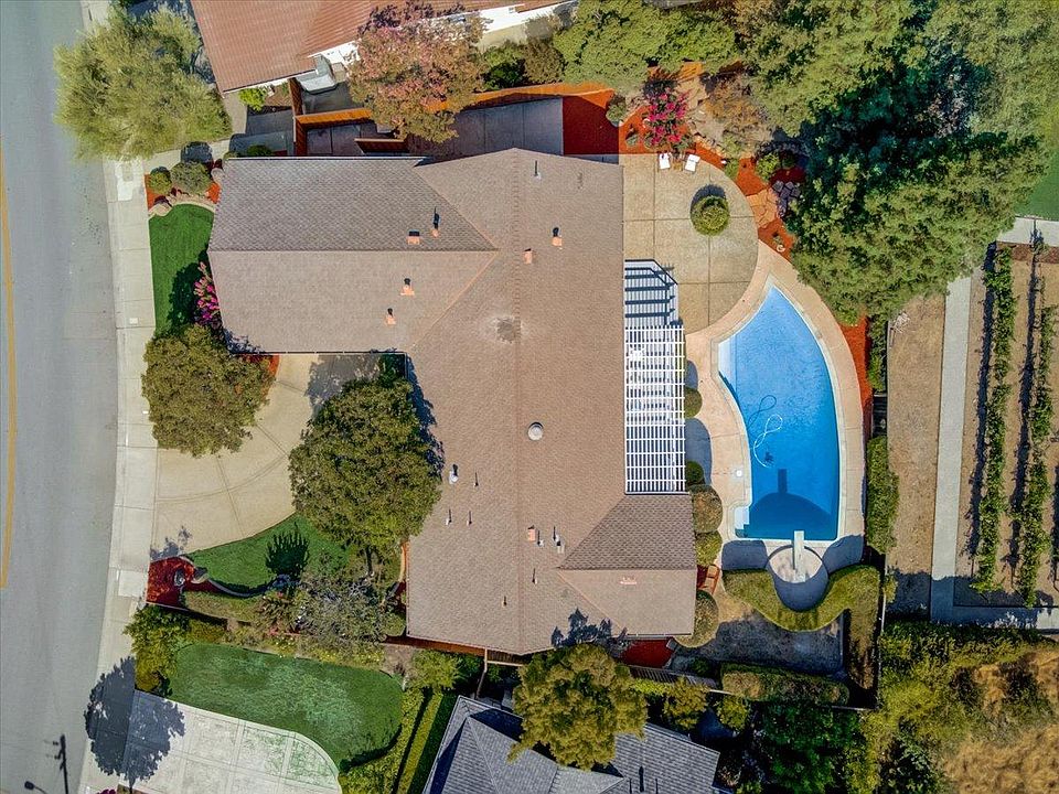 1st image of 1011 Mount Carmel Dr