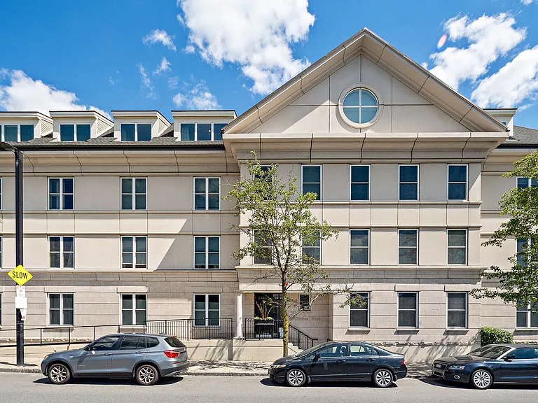 65 Chelsea St #403 — Photo 17