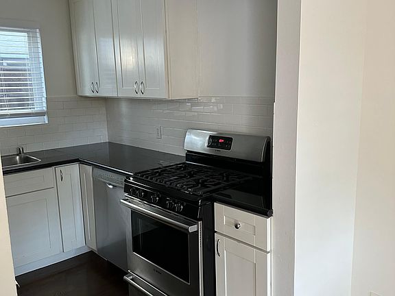 3rd image of 336 Waverley St