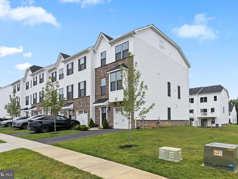 33 Peppermint Ln — Photo 3