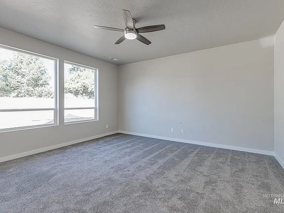 5th image of 2733 E Jasmine St