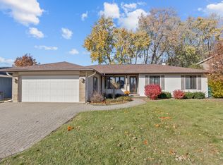 260 Wellington Ave, Elk Grove Village, IL 60007