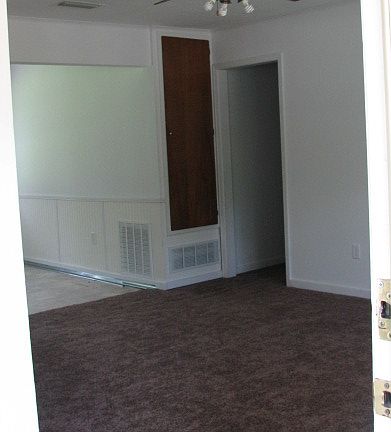 4th image of 2055 Winona Ave
