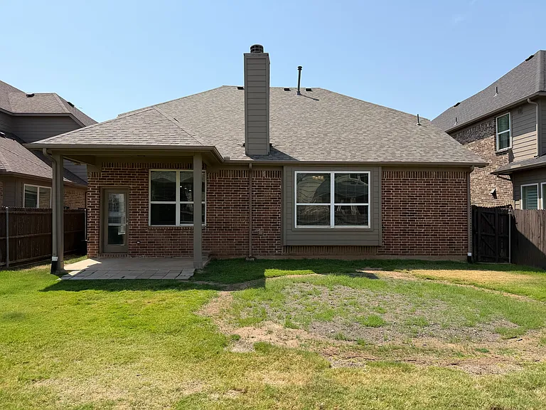 2417 Kingsgate Dr — Photo 45