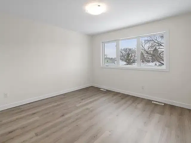267 Devon Ave #1 — Photo 9