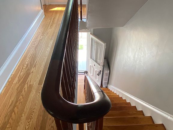 4th image of 16 N Penrose St