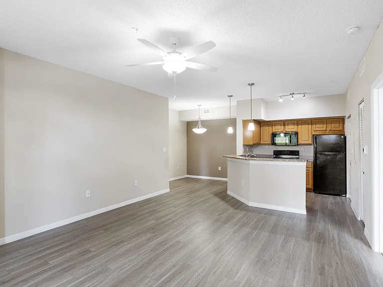 Woodmere Apartments Of Venice — Photo 1