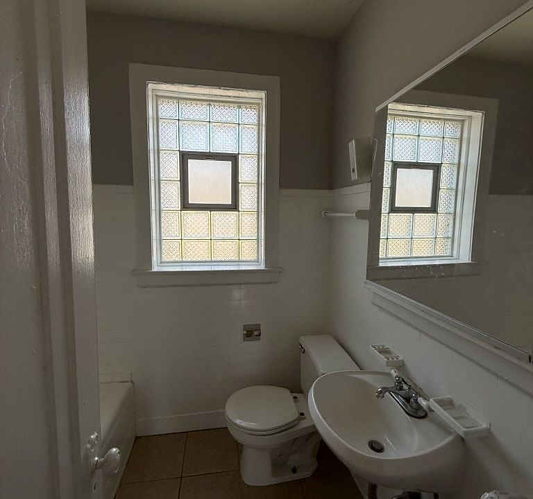 1st image of 7371 N Damen Ave #C3