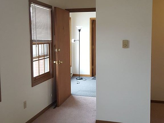 4th image of 473 W Grand Ave APT 4