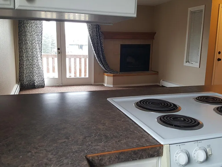 9821 Grange Dr #4 — Photo 6