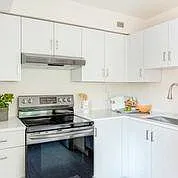 Portland Towers Apartments — Photo 6