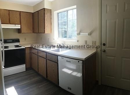 4th image of 2803 Rockridge Ct APT 5