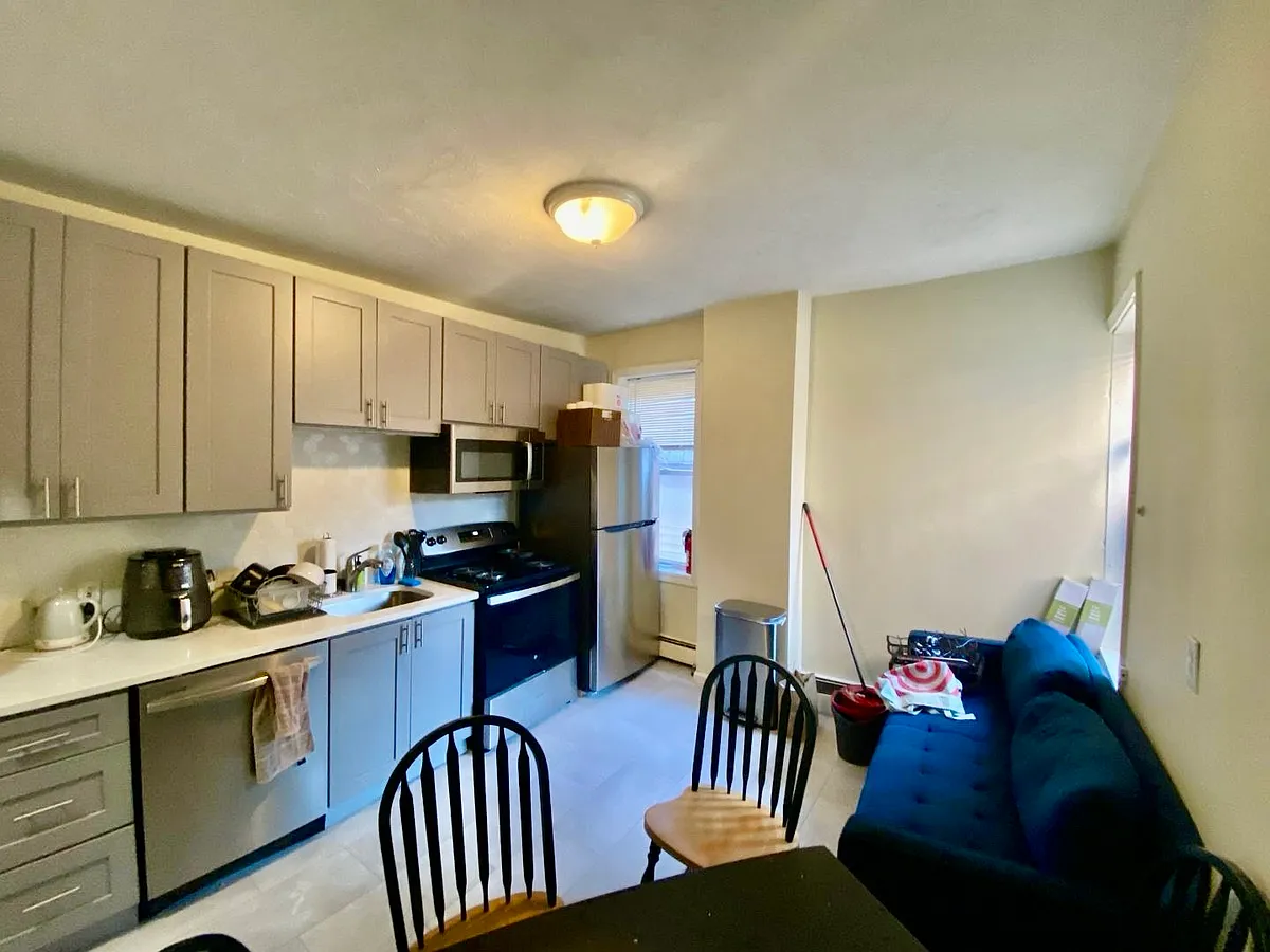 Building Photo - 822 Huntington Ave #4