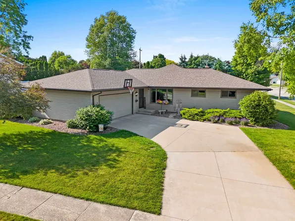 264 Grand Ave, Brillion, WI 54110