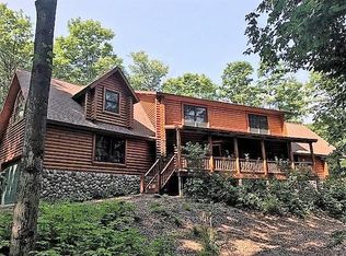 1521 Stonehedge Ct, Harbor Springs, MI 49740