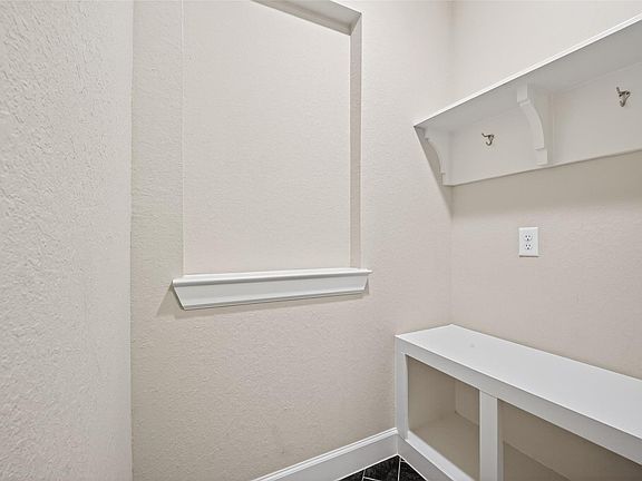4th image of 11924 Stirling Row Ln