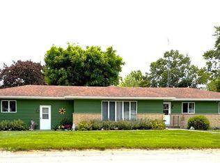 201 W 4th St, Packwood, IA 52580