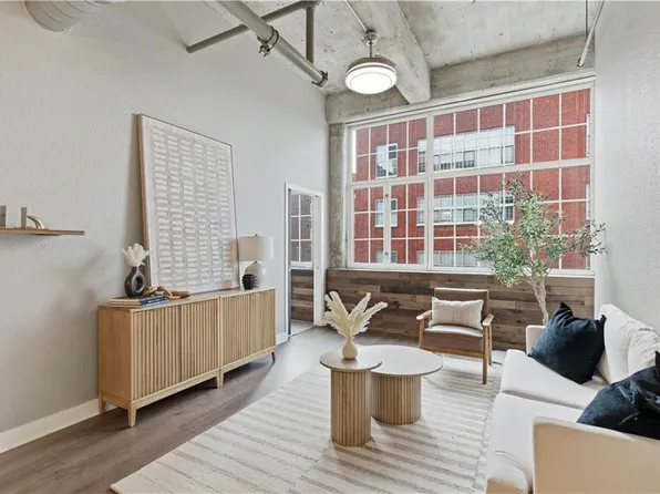 321 W 7th St APT 402, Kansas City, MO 64105