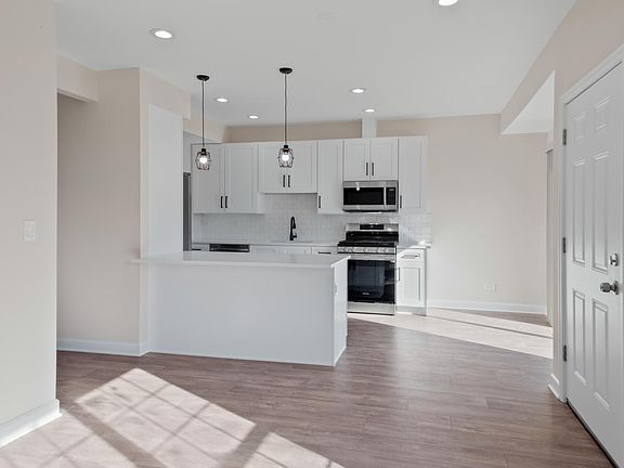 4th image of 546 W Parkside Dr