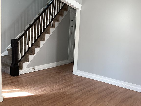 3rd image of 11 Rockdale Ave